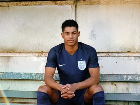 Rashford ngượng ngùng khoe áo mới của Tam Sư