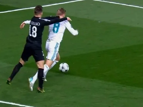 "Real Madrid ăn vạ, trọng tài đứng về chủ nhà"