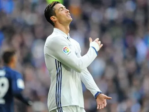 Real thót tim chờ tin chấn thương của Ronaldo