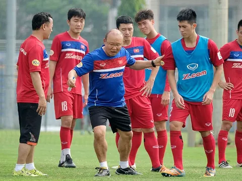 Tuyển Việt Nam: Khi thầy Park làm... bác sỹ tâm lý!