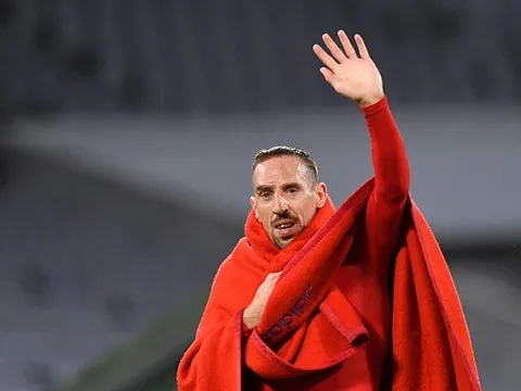 Ribery lập hattrick, Bayern vượt qua đối thủ trong trận cầu 8 bàn thắng