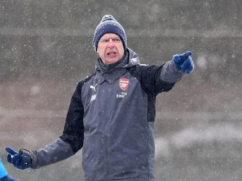 Cầu thủ Arsenal mất niềm tin, Wenger sắp bay ghế