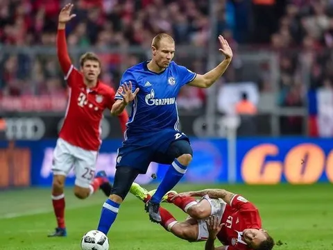 Robben năn nỉ trọng tài nương tay với đối phương