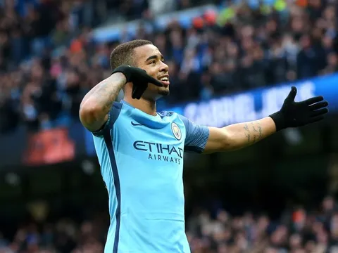 Ronaldinho chọn sao Man City làm người kế thừa Messi
