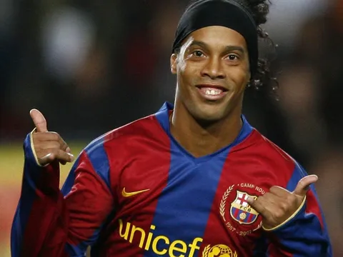 Ronaldinho và những tuyệt kĩ mê hoặc người nhìn