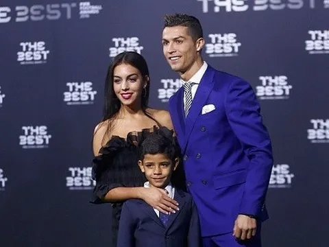 Ronaldo đến với Georgina Rodriguez vì bị phụ tình
