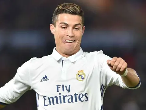 Ronaldo đáp trả lời mời '300 triệu euro' từ Trung Quốc