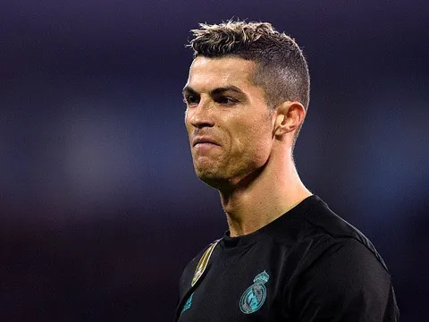 Ronaldo nhắn nhủ cổ động viên Real bình tĩnh