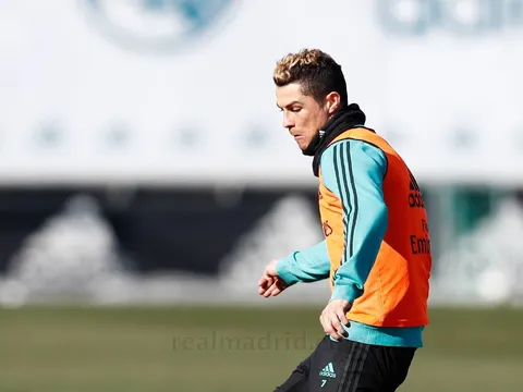 Ronaldo nỗ lực gấp bội trên sân tập Real Madrid