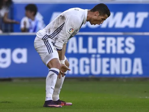 Ronaldo phô diễn kỹ thuật trước Alaves