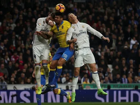 Real gặp khó cứ cầu Ronaldo