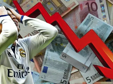 Ronaldo và James Rodriguez sụt giá trong một năm