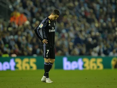 Ronaldo và Messi đối lập thời điểm hiện tại