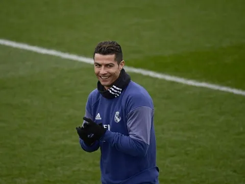 Ronaldo và Zidane tươi rói trước chuyến làm khách trên sân Osasuna