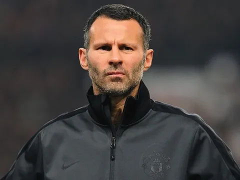 Huyền thoại Man United lên tiếng bảo vệ đàn em