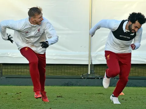 Salah "tất bật" chạy thi với đồng đội, quyết đoạt Chiếc giày vàng châu Âu