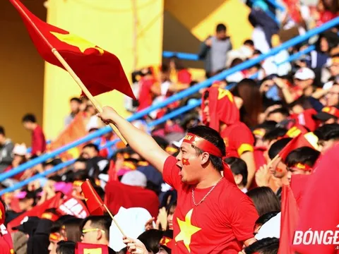 Sân Hàng Đẫy "hồi sinh" trong buổi Offline cổ vũ U23 Việt Nam
