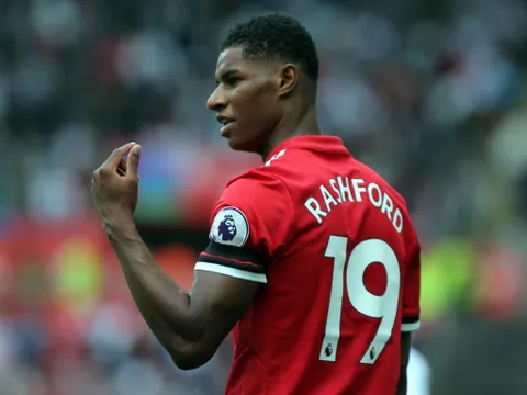Sanchez đến Man Utd, Rashford nên lo lắng là vừa