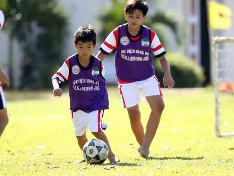 Sao nhí được bầu Đức áp dụng phác đồ điều trị như Messi