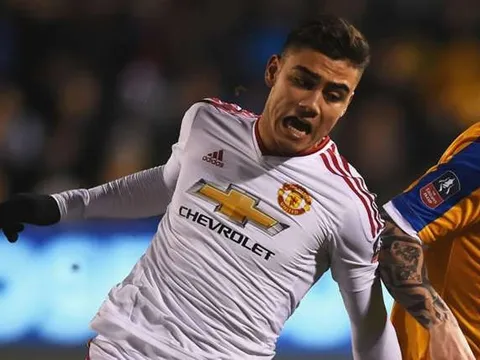 Sao trẻ Brazil bắn tín hiệu đến Man Utd