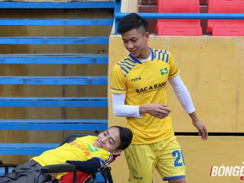 Sao trẻ U23 Việt Nam ghi điểm với hành động ấm lòng người