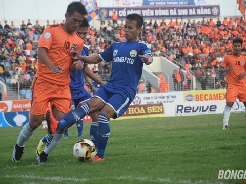 “Sao” U23 Việt Nam lì xì hat-trick cho người hâm mộ Đà Nẵng trước khi lên tuyển