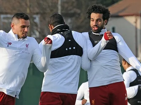 Sắp vượt Man Utd, Salah và đồng đội nhảy múa trên sân tập