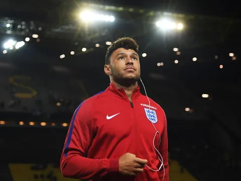 Sau Man Utd, Chelsea cũng muốn xâu xé Arsenal