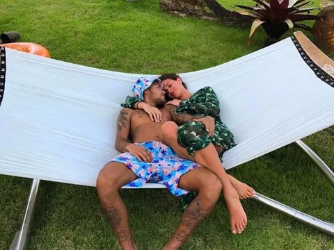 Sau tất cả, Neymar lại ngã vào vòng tay người đẹp