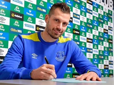 Schneiderlin khẳng định không giận Mourinho