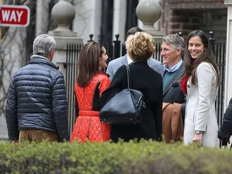 Schweinsteiger tình tứ bên Ana Ivanovic ở Chicago