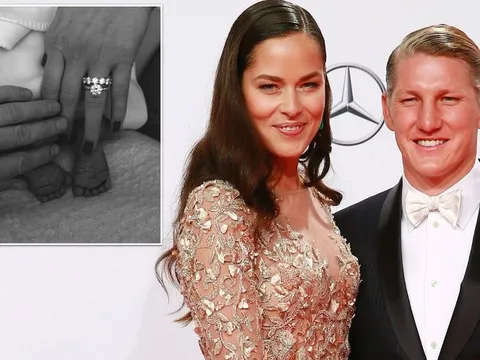 Schweinsteiger‏ và vợ Ivanovic khoe con đầu lòng