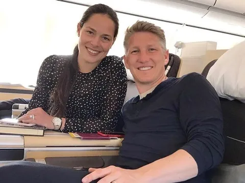 Schweinsteiger và vợ phấn khích trước chương mới của cuộc đời