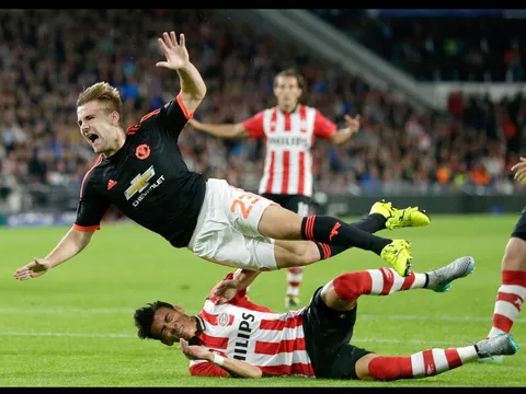 Seamus Coleman và những vụ gãy chân kinh hoàng trong bóng đá