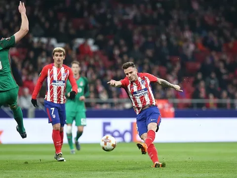 Siêu phẩm 35 mét giúp Atletico Madrid đặt một chân vào tứ kết