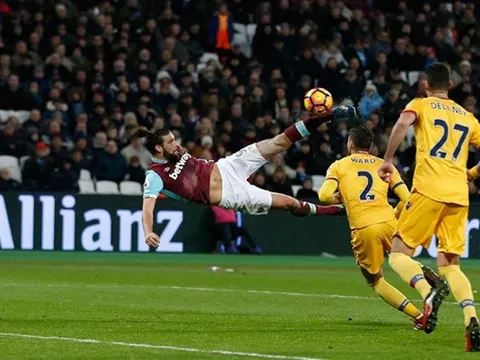 Siêu phẩm của Carroll ăn đứt Mkhitaryan, Giroud và Payet