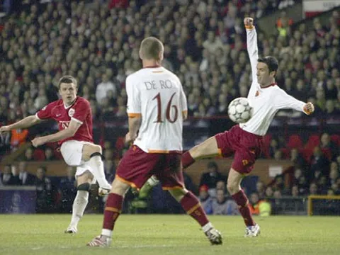 Siêu phẩm của Michael Carrick vs AS Roma