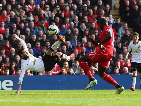 Siêu phẩm 'xe đạp chổng ngược' của Juan Mata vs Liverpool