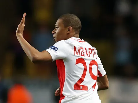 So sánh Henry, Martial và Mbappe ở tuổi 18