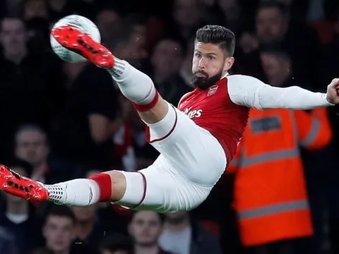 SỐC: Cùng đường, Chelsea hỏi mua Giroud