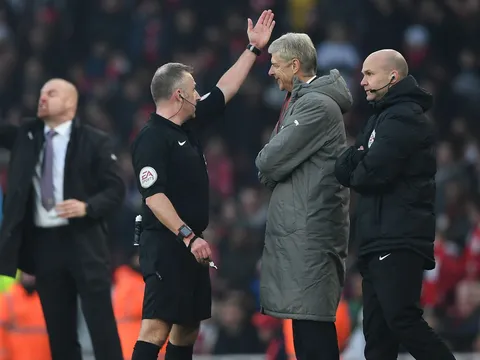 Sốc với án phạt dành cho Arsene Wenger