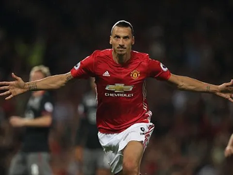 "Sống nhờ một người đã 35 tuổi, Man Utd nên tự thấy xấu hổ"