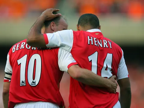 Song sát huyền thoại: Thierry Henry & Dennis Bergkamp