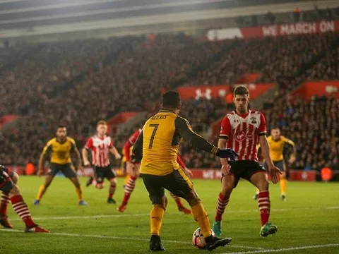 Southampton bị Pháo thủ bắn tơi tả