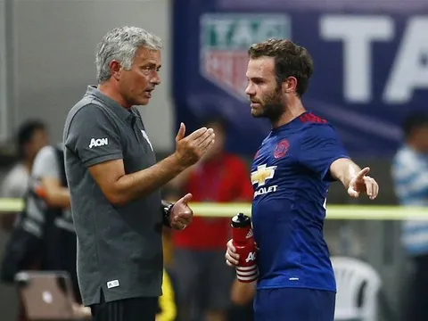 Quan hệ “dị thường” của Mourinho với “Trequartista” khiến M.U phải trả giá