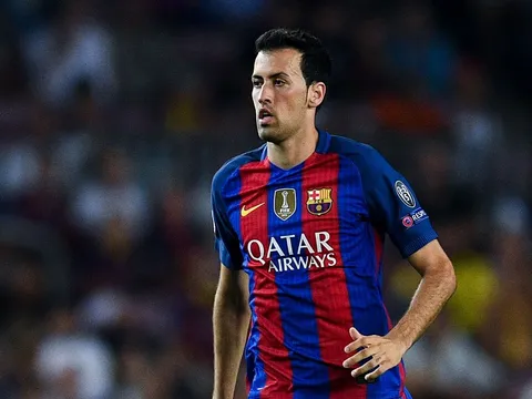 Sự điềm tĩnh đáng kinh ngạc của Busquets trên sân
