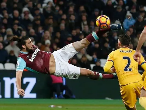 Sửng sốt với siêu phẩm xe đạp chổng ngược của Andy Carroll