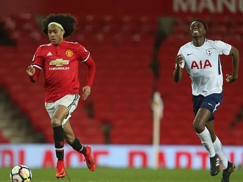 Tahith Chong ra mắt ấn tượng trong ngày bầy Quỷ trẻ bị đánh bại