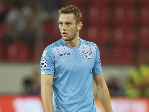 Tài năng của Stefan de Vrij - mục tiêu Chelsea, Man Utd theo đuổi