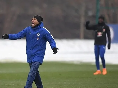 Tấn công BLĐ Chelsea, Conte đang nghĩ gì?